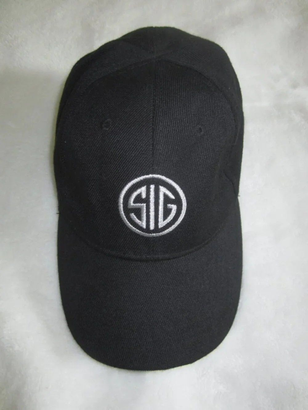 SIG SAUER Black Hat Cap White Embroidered Logo Snap Back - Picture 1 of 5